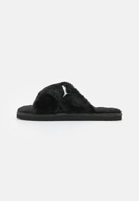 Puma FLUFF X STRAP - Copati - black/white
