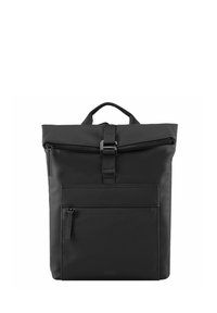 Zaino a rotolo nero realizzato in tessuto resistente. Presenta una tasca frontale con zip, una tracolla regolabile e un design minimalista.