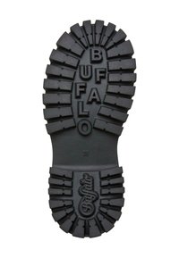 Černá gumová podrážka s hlubokými drážkami, značka "BUFFALO" vyražená svisle a logo "Griffin" poblíž paty, velikost 38 označena.