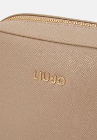 LIU JO CROSSBODY  - Rankinė per petį - arenaria