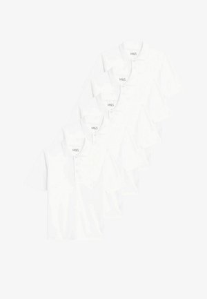 Pak pięciu białych polo z krótkim rękawem, z klasycznym kołnierzykiem, zapięciem na dwa guziki i logo "M&S" na dekolcie. Materiał mieszanki bawełny.