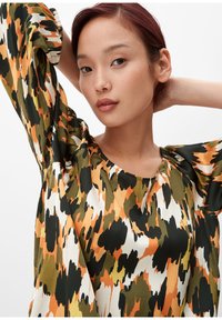 s.Oliver Blouse - guacamole