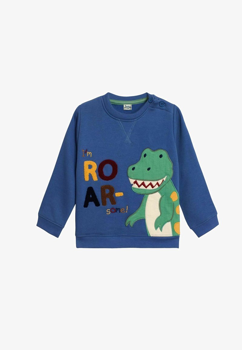 Modrá mikina s dlouhými rukávy, která má na sobě grafiku dinosaura a vyšívaný text. Mezi výrazné barvy patří zelené, oranžové a černé akcenty.