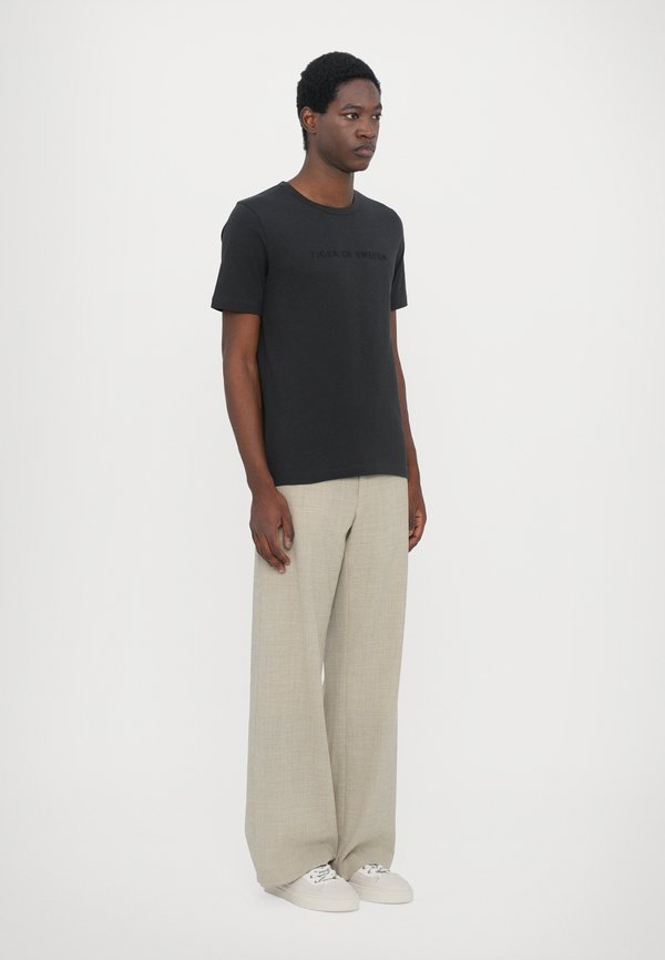 OLAF  - Print T-shirt - dark ink4