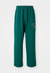 Unselected, collegiate green