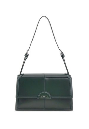 Sac à main en cuir vert au design structuré, avec fermeture à rabat et accent logo métallique. Il dispose d'une sangle d'épaule détachable et ajustable.