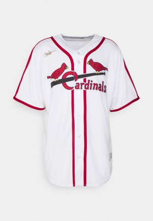 Wit St. Louis Cardinals honkbalshirt met rode bies, twee rode kardinalen die op een zwarte knuppel zitten boven de teamnaam op de borst.