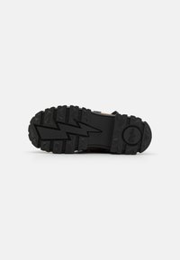 Buffalo ASPHA COM1 WARM - Botas para la nieve - black/brown