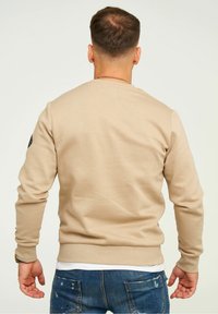 Jack & Jones JCOBOOM CREW NECK - Sweatshirt - crockery