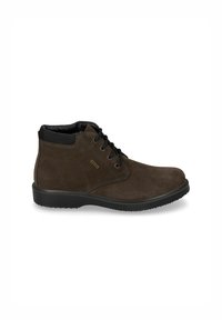 Stivali ankle in suede marrone con punta arrotondata, lacci frontali e suola in gomma nera. Presentano un colletto imbottito e dettagli di cucitura discreti.