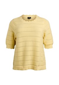 Un pull en tricot jaune avec des manches bouffantes courtes, un décolleté en forme de vagues et un motif rayé texturé. Présente des détails en openwork tout au long.