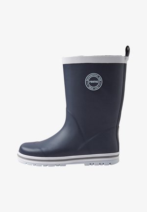 Vandtæt marineblå gummistøvle med grå striber ved sålen, rund logo-patch og en struktureret topkant. Midt på læggen, glat overflade.