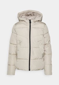 Lys beige pufferjakke med hætte, prydet med en sort lynlås og diamantquiltet mønster på fronten og ærmerne. Blød, glat tekstur.