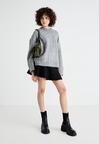 Steve Madden DROPOFF - Platform bokacsizmák - black