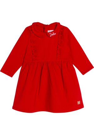 Rotes Langarm-Kleid für Kleinkinder mit Peter-Pan-Kragen, vertikalen Rüschen-Details auf der Vorderseite und "Jolie" auf dem Kragen gestickt.
