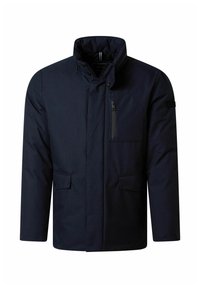 Marineblauwe gewatteerde jas met een hoge kraag, een ritszak en twee voorzakken met kleppen. De stof heeft een gladde, matte afwerking.