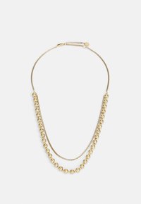 Gouden ketting met twee strengen; de ene met gladde, ronde kralen en de andere met een gestructureerd, gelinkt ontwerp. Verstelbare sluiting.
