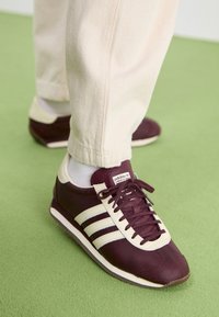 Selecionado, aurora ruby/cream white