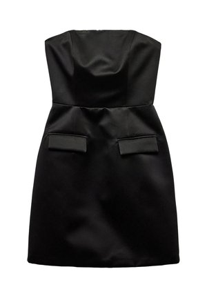 Robe noire sans bretelles en tissu lisse et mat. Corsage ajusté avec deux petites poches plaquées à la taille. Longueur courte avec un design structuré.