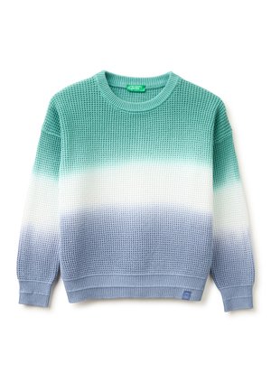 Sweter z długim rękawem, wykonany z dzianiny waflowej, z poziomymi gradientowymi paskami w kolorach morskim, białym i jasnoniebieskim, z prążkowanym okrągłym dekoltem i mankietami.