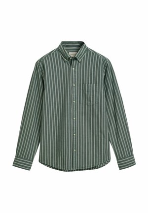 Groene gestreepte button-up shirt met een kraag, lange mouwen en een borstzak. De strepen zijn in een lichtere tint tegen de groene achtergrond.