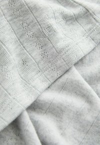 Unselected, grey marl