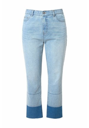 Lichtblauwe denim cropped jeans met een elastische tailleband, voorzien van een donkerblauwe zoom en contrasterende naden. Volledige lengte en vooraanzicht.