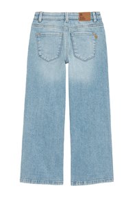 Ljusblå jeans med vida ben i denim. Har femficksdesign, synliga sömmar och en brun läderetikett på bakre midjebandet.