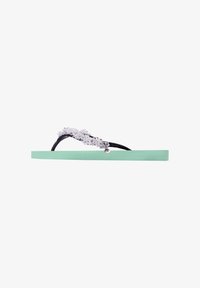 Unselected, mint green