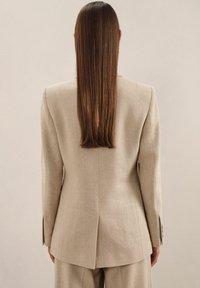 Reiss DEVON DOUBLE-BREASTED - Bleiseri - neutral