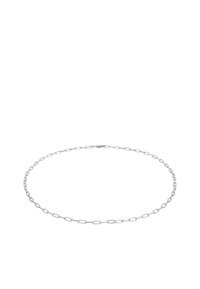 Collana in argento con anelli ovali allungati, una superficie metallica liscia e una chiusura semplice, creando un design minimalista.