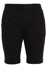 Shorts noirs en coton à coupe droite, avec un devant plat, des passants pour ceinture et des poches latérales. Texture lisse, design longueur genoux.