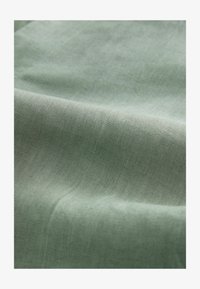 Selected, green