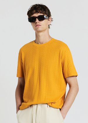 LAVORZIONE ETNICA - T-shirt basic - giallo ocra