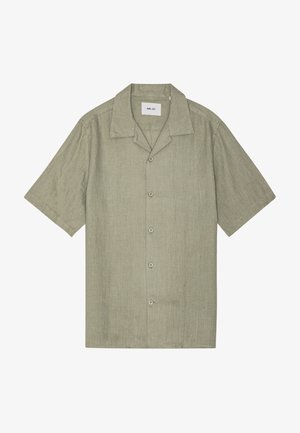 Chemise à manches courtes en vert olive, fabriquée dans un tissu texturé, avec un col et des boutons sur le devant. Design simple avec une coupe décontractée.