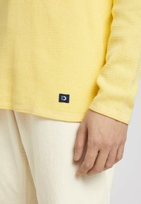 TOM TAILOR DENIM Strickpullover - pale banana yellow