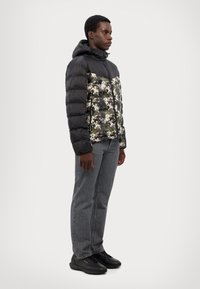 EA7 Emporio Armani GIUBBOTTO - Giacca invernale - fancy black