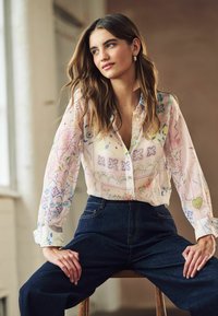Next SHEER LONG SLEEVE - REGULAR FIT - Paitapusero - ecru celestial print