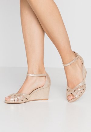 Sandales compensées - gold-coloured