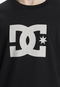 T-shirt DC Shoes Star HSS - Gris - 100% Coton - Taille Régulière - Neuf Avec étiquettes
