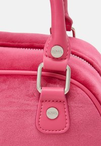 Von Dutch KAILEN - Bolsa de cintura - pink/silver-coloured