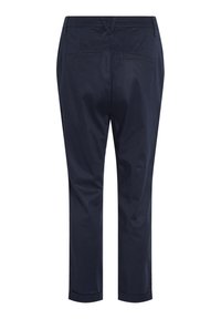 Pantalon bleu marine ajusté vu de dos, présentant une coupe slim, des revers pliés et deux poches passepoilées.