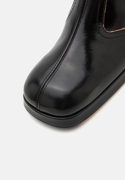 MIISTA CASS  - Kozačky na platformě - black