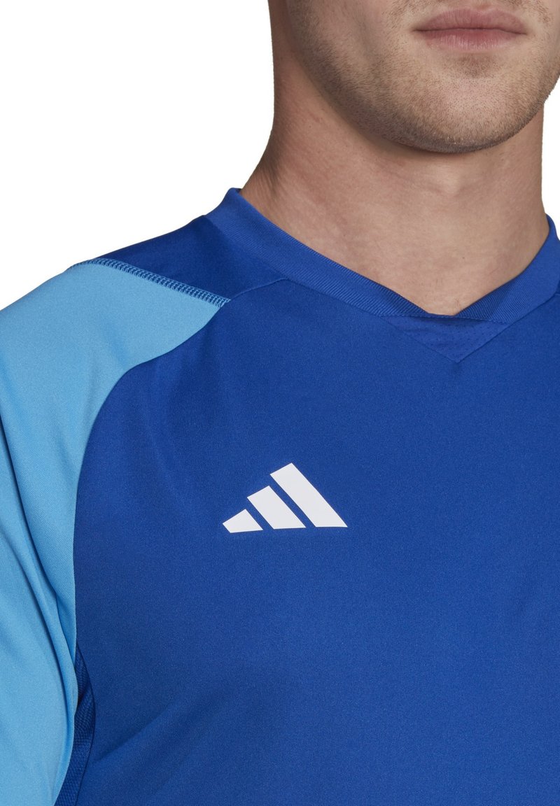 adidas Performance FUSSBALL - TEAMSPORT - TIRO 23 - T-shirt print - blau
