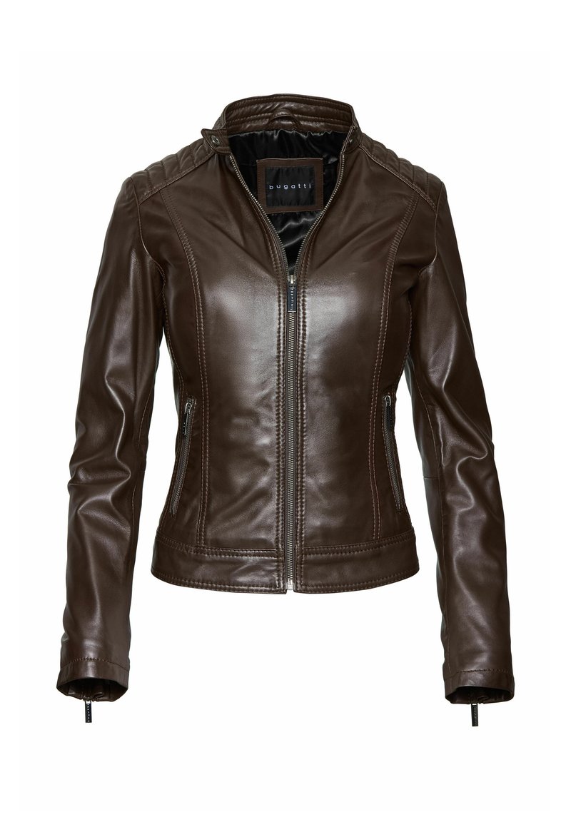 Pruun nahkkaater, millel on sobiv disain, luku sulgemine, kõrge krae ja soonikkoes õlavarre aksessuaarid. Omab külg-zipptaskuid ja sujuvat tekstuuri.