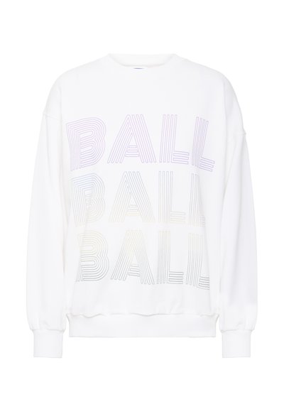 Sudadera blanca con la palabra "BALL" en múltiples colores de degradado pastel, con un corte relajado y puños acanalados.