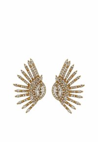 Zlato-tonirane uhane z obliko kril, okrašene s sijočimi prozornimi kamenčki in kamenčki v obliki marquise, kar ustvarja drzen videz.