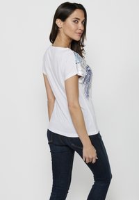 Koroshi SHORT SLEEVE  - Triko s potiskem - blanco   white