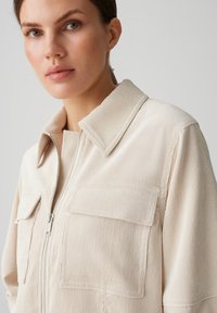 OPUS 3/4 SLEEVE LOCKERE PASSFORM - Leichte Jacke - natural glaze