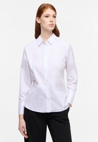 Eterna REGULAR FIT - Button-down blouse - weiß